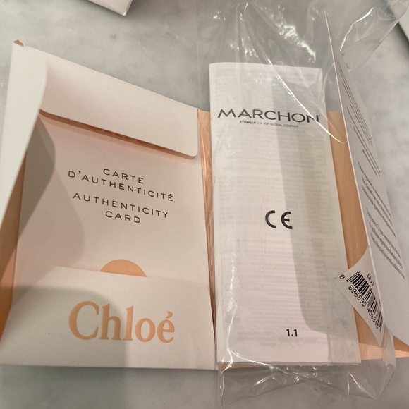 Chloe sunglasses box with everything shown - Picture 2 of 3